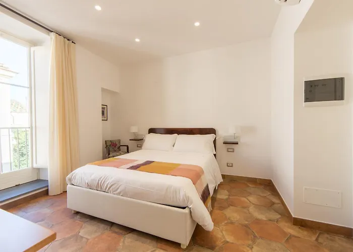 Residenza Il Campanile 게스트하우스 4*